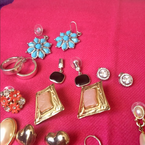 Post earrings - Picture 6 of 6